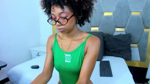 Aliyah... online show from February 2026 07:33:02 PM