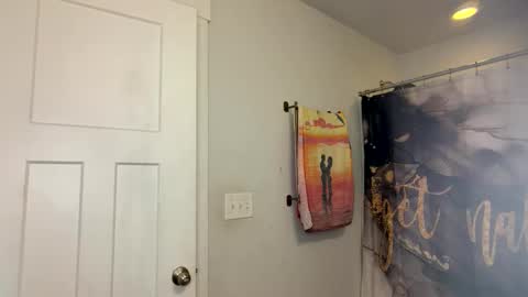 Alizzz96 online show from April 2026 01:41:02 AM