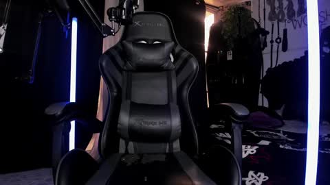   online show from December 2024 04:04:02 PM