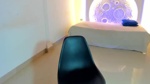 Allanna online show from December 2024 05:44:01 PM