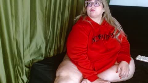 Snapshot of allegra_ferragamo chatting on December 2024 06:09:01 AM Ale online show from December 2024 06:09:01 AM