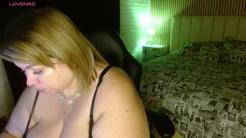 Snapshot of allegra_ferragamo chatting on February 2025 12:04:02 AM Ale online show from February 2025 12:04:02 AM