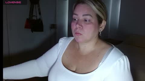 Snapshot of allegra_ferragamo chatting on October 2025 07:34:01 PM Ale online show from October 2025 07:34:01 PM