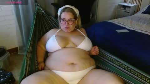 Snapshot of allegra_ferragamo chatting on December 2025 07:40:02 PM Ale online show from December 2025 07:40:02 PM