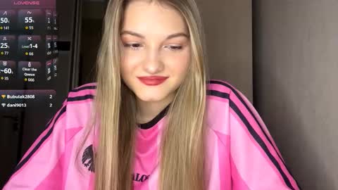 Snapshot of allenefeela chatting on February 2026 08:46:02 AM Emily online show from February 2026 08:46:02 AM