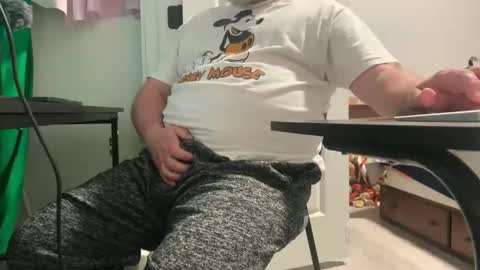 Allergictolove online show from November 2025 10:32:02 PM