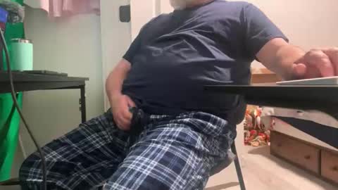 Allergictolove online show from November 2025 04:06:02 PM