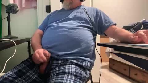 Allergictolove online show from January 2026 07:50:01 PM