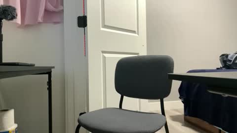 Allergictolove online show from April 2026 04:49:01 PM