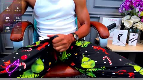 Snapshot of allessandrosantos chatting on December 2024 12:49:01 PM Help me reach 100 likes online show from December 2024 12:49:01 PM