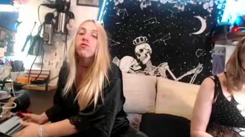 Snapshot of allforthedxll chatting on March 2025 02:07:01 PM allforthedxll online show from March 2025 02:07:01 PM