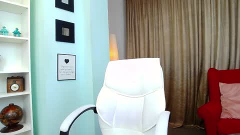 Snapshot of alliana_joy chatting on January 2025 09:00:01 AM Alliana online show from January 2025 09:00:01 AM