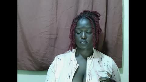 Snapshot of allie_quin chatting on September 2025 09:48:02 PM Allie online show from September 2025 09:48:02 PM