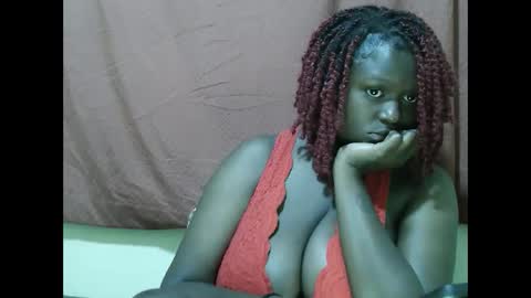 Snapshot of allie_quin chatting on September 2025 10:48:02 PM Allie online show from September 2025 10:48:02 PM