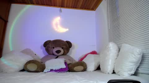 Snapshot of allierose_ chatting on January 2025 11:14:02 PM Allie online show from January 2025 11:14:02 PM