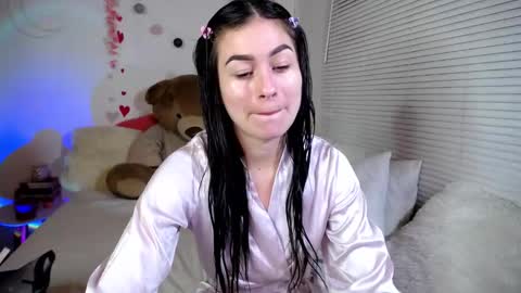 Snapshot of allierose_ chatting on February 2025 10:10:01 PM Allie online show from February 2025 10:10:01 PM