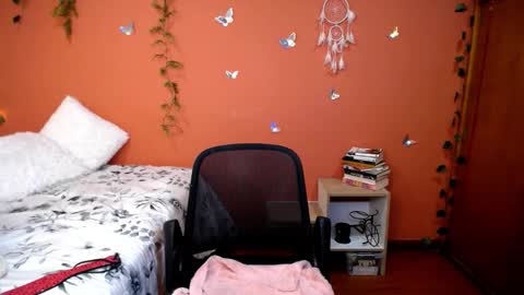 Snapshot of allierose_ chatting on October 2025 08:22:01 PM Allie online show from October 2025 08:22:01 PM