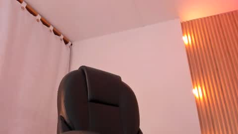 allison_fosther online show from May 2026 02:41:02 AM