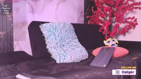 allison_parker1_ online show from May 2026 12:11:02 PM
