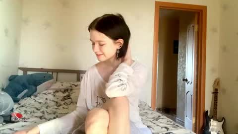 Snapshot of allisonbreese chatting on May 2026 02:01:02 PM Viola online show from May 2026 02:01:02 PM