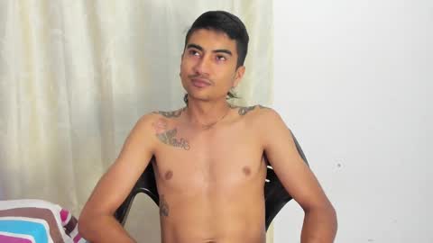 Snapshot of allisonjustingb chatting on February 2025 06:52:02 AM AllisonJustin online show from February 2025 06:52:02 AM