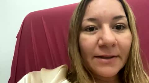 Snapshot of allisonlove2 chatting on April 2026 07:10:01 PM allisonlove2 online show from April 2026 07:10:01 PM