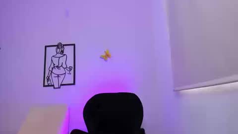 Snapshot of allisonn_bell chatting on September 2025 08:42:02 PM Allison online show from September 2025 08:42:02 PM