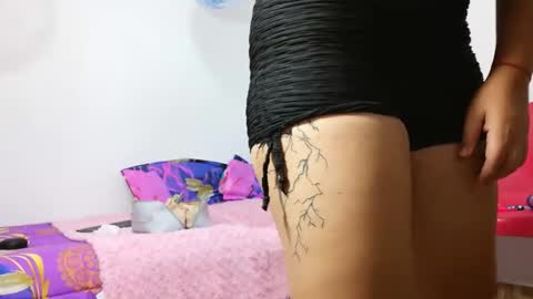 Snapshot of allisonnjones chatting on November 2025 08:52:02 PM allisonnjones online show from November 2025 08:52:02 PM