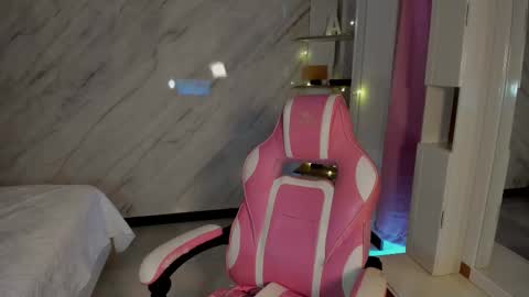 Allison Palmer online show from March 2025 02:43:02 PM