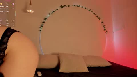 Snapshot of allisonroberts_ chatting on November 2025 11:09:01 AM Alli online show from November 2025 11:09:01 AM