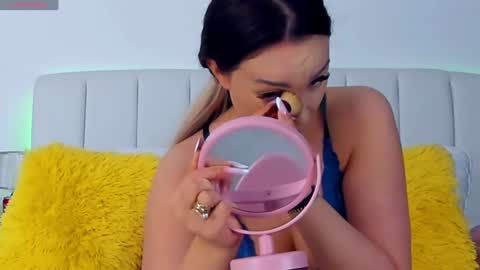 Snapshot of allisonsweetie chatting on January 2025 06:54:01 AM AllisonSweetie online show from January 2025 06:54:01 AM