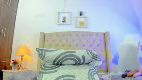 allisson online show from February 2025 12:01:02 PM