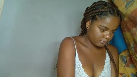 allizida01 online show from December 2025 07:53:02 PM