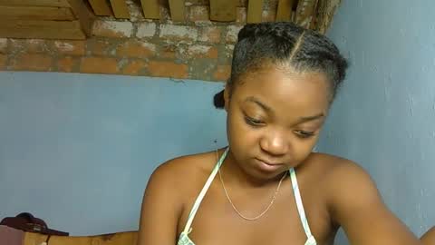 allizida01 online show from February 2026 04:58:01 PM