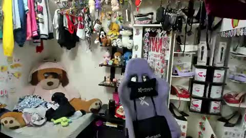 Snapshot of allsson_miller chatting on July 2026 11:01:02 AM allsson_miller online show from July 2026 11:01:02 AM