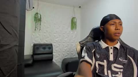 alluringangel01 online show from December 2025 01:43:01 AM