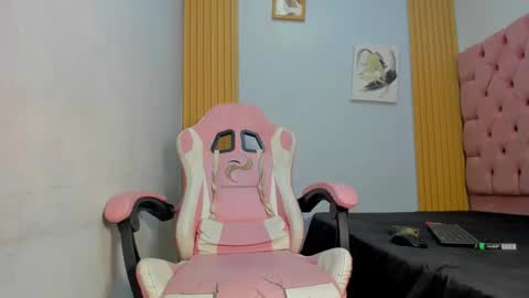 alluringangel01 online show from December 2025 02:21:01 AM