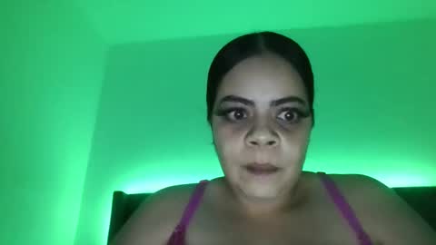 Snapshot of alluringbarbie chatting on October 2025 05:28:02 AM alluringbarbie online show from October 2025 05:28:02 AM