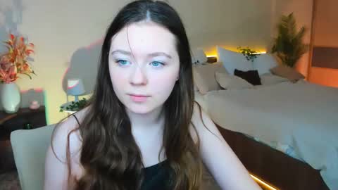 alluringeyess online show from October 2025 04:37:01 AM