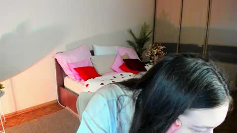 Snapshot of alluringeyess chatting on April 2026 04:34:01 PM alluringeyess online show from April 2026 04:34:01 PM