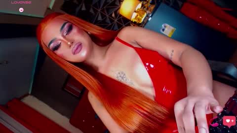 Snapshot of alluringnatalya chatting on December 2025 08:09:01 AM Natalya Fox online show from December 2025 08:09:01 AM