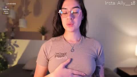 Snapshot of ally_addams chatting on March 2025 03:48:02 AM Ally online show from March 2025 03:48:02 AM