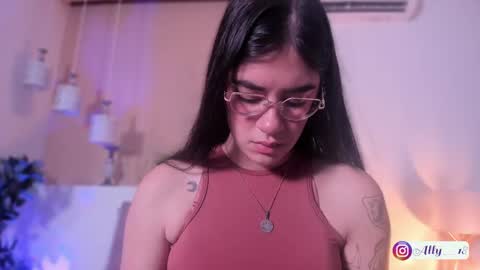 Snapshot of ally_addams chatting on September 2025 04:01:01 AM Ally online show from September 2025 04:01:01 AM