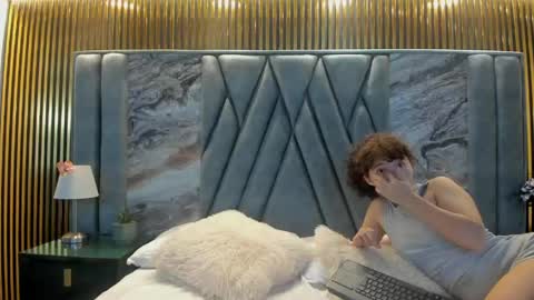 ally_and_noah_ online show from June 2026 11:38:01 AM