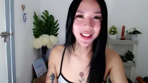 Snapshot of ally_monts chatting on November 2025 01:53:01 AM ally_monts online show from November 2025 01:53:01 AM