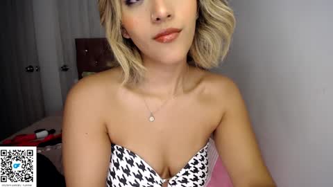 Snapshot of ally_summer chatting on January 2025 10:00:02 AM ally_summer online show from January 2025 10:00:02 AM