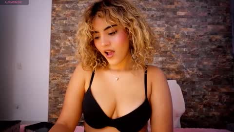 Snapshot of ally_summer chatting on November 2025 09:08:01 PM ally_summer online show from November 2025 09:08:01 PM