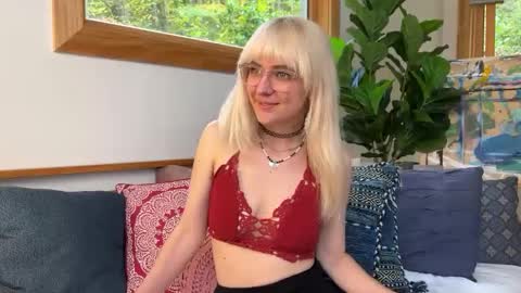 Snapshot of allyelliot chatting on October 2025 05:46:02 PM Ally Elliot online show from October 2025 05:46:02 PM