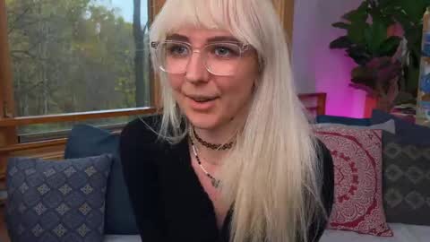 Snapshot of allyelliot chatting on October 2025 08:55:02 PM Ally Elliot online show from October 2025 08:55:02 PM