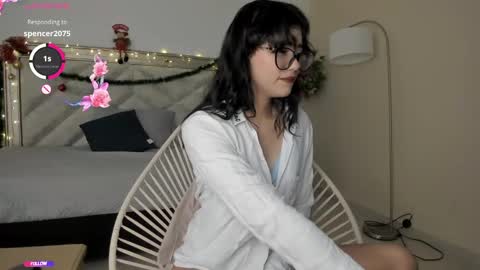 Snapshot of allyson_4 chatting on December 2024 07:43:02 PM Allyson 3 online show from December 2024 07:43:02 PM